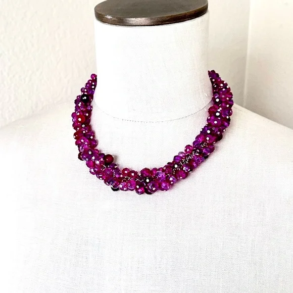 WHITE HOUSE BLACK MARKET Magenta Pink Cluster Beaded Necklace - Picture 2 of 6
